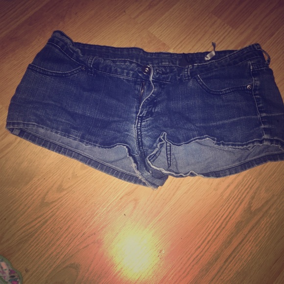 Shorts - Picture 1 of 2